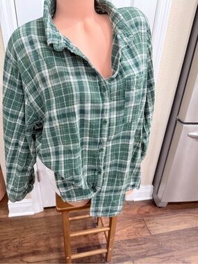 Cotton On Green Plaid Button Up Shirt Women’s M Lightweight Flannel Oversized